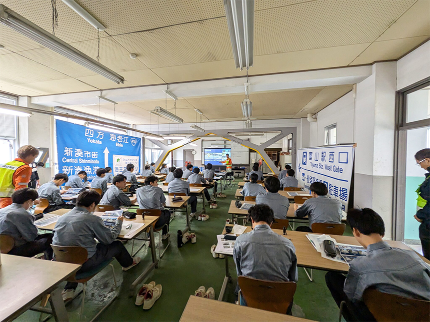 高校生向け出前講座の授業風景
